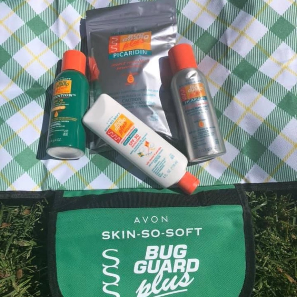 Avon SSS Bug Guard Plus Bundle w/ Picnic Blanket Plus FREE Cooler Tote Bag